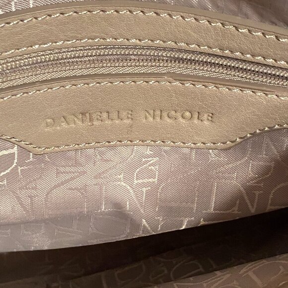 Danielle Nicole Beige Shoulder Tote/satchel Purse Folding Magnet Top Closure - Picture 8 of 12